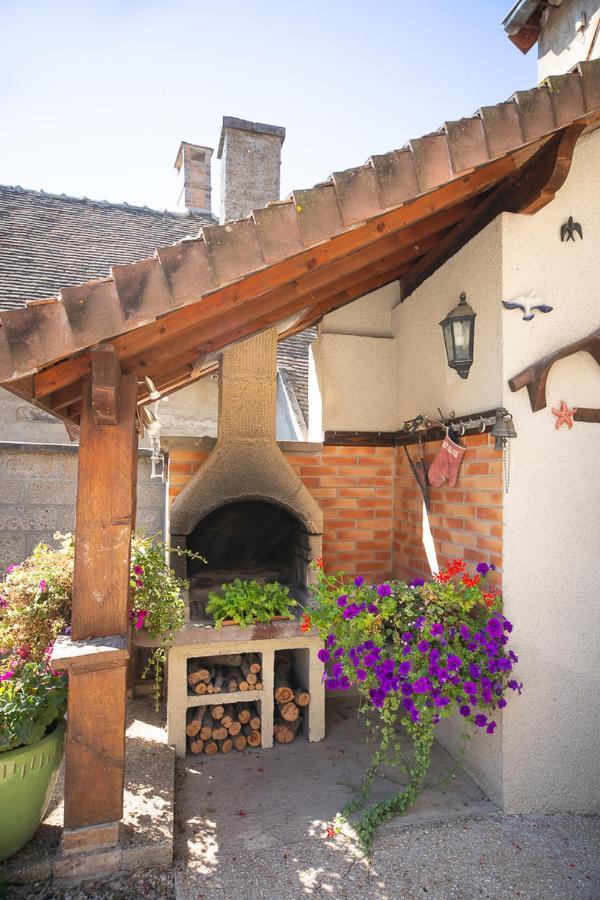 Le Sarcinoe Hotel Sergines Екстериор снимка