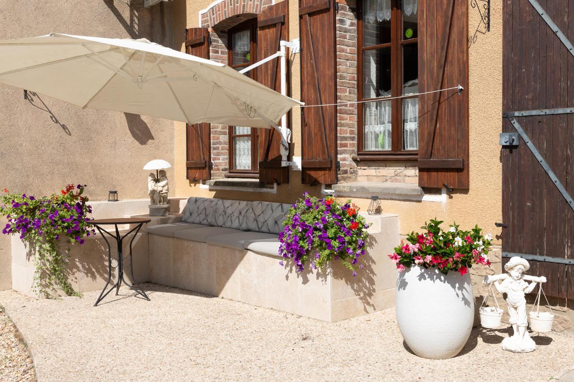 Le Sarcinoe Hotel Sergines Екстериор снимка